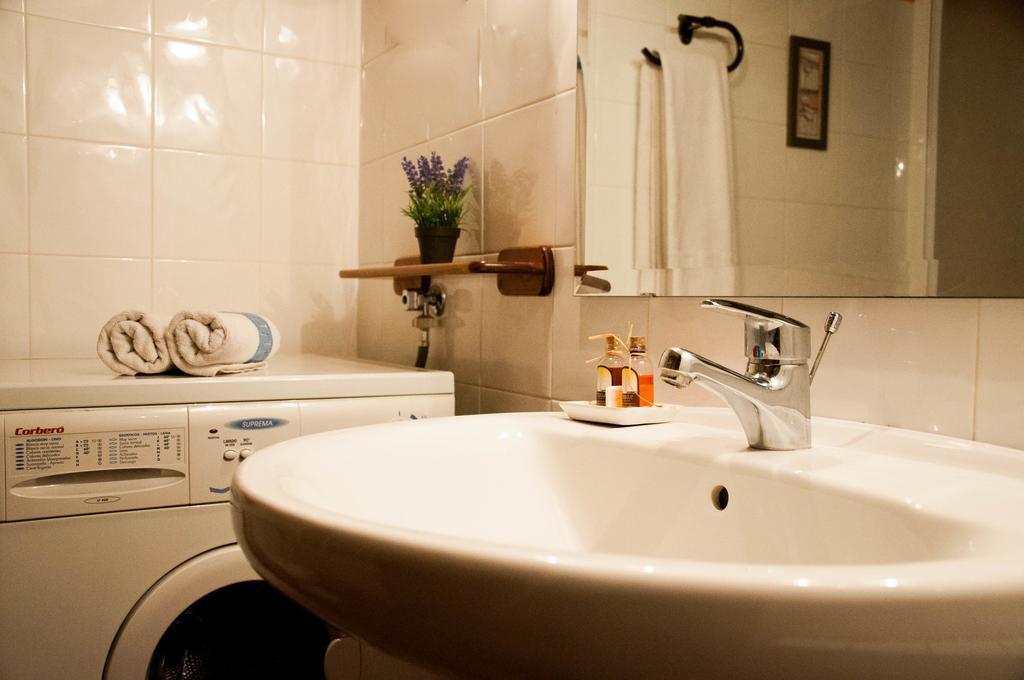 Sisquet Apartaments Erillavall Quarto foto